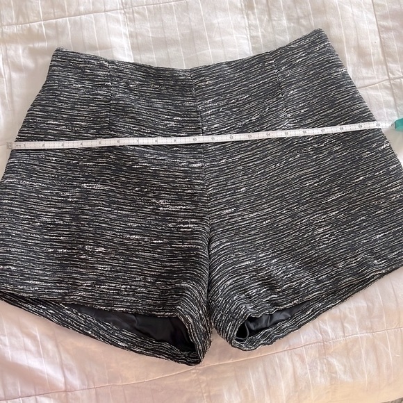 Short for sale - Picture 4 of 6